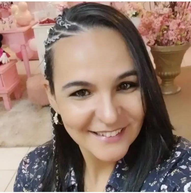 Flavia-Ferreira-professora